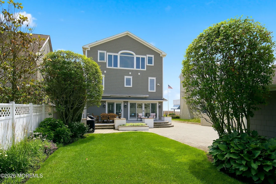 Photo of 2007 Ocean Avenue N