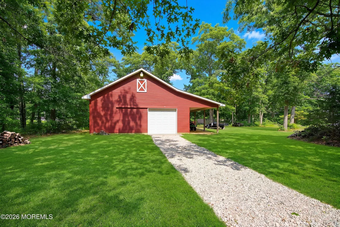 Photo of 745 Oak Glen Road