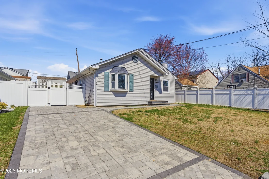 Photo of 52 Pomona Boulevard