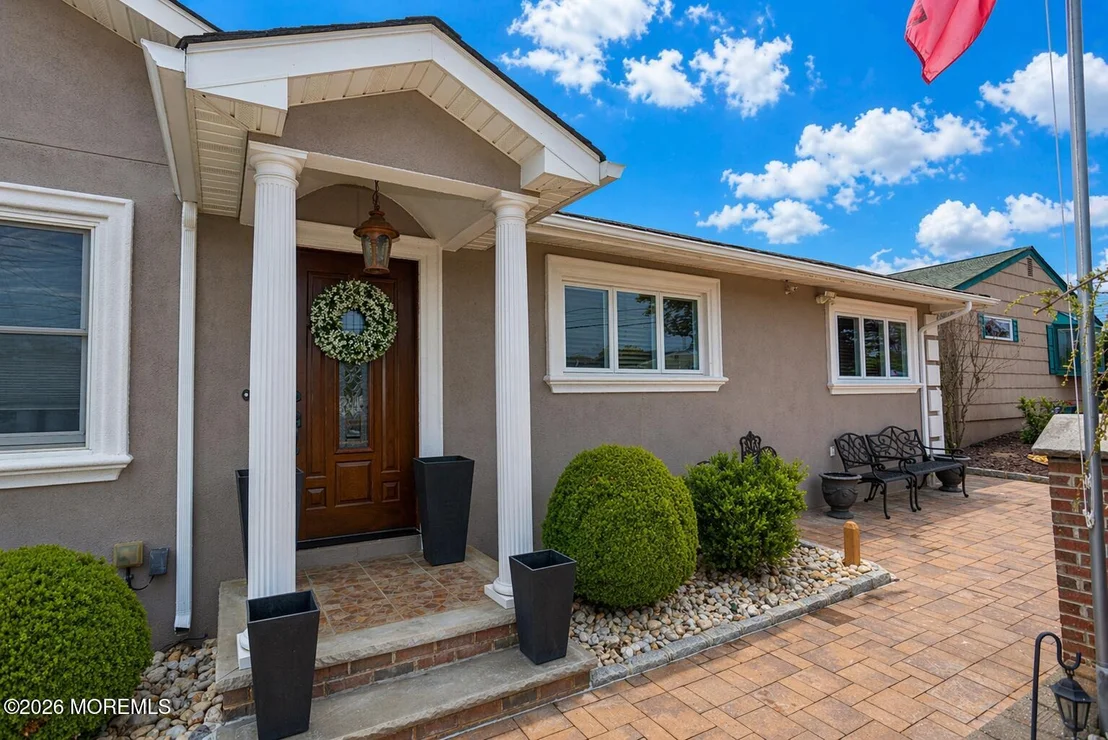 Photo of 95 Pinetree Drive