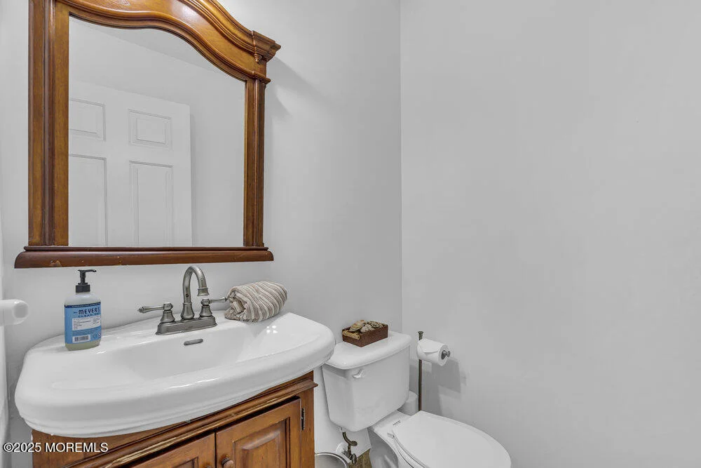 Photo of 810 Blenheim Drive