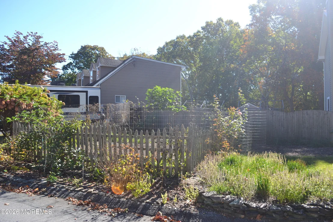 Photo of 462 Shady Lane