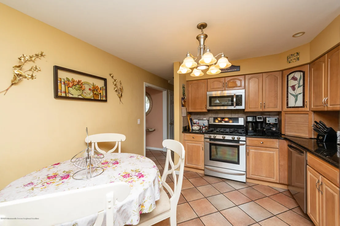 Photo of 220 Colonial Drive