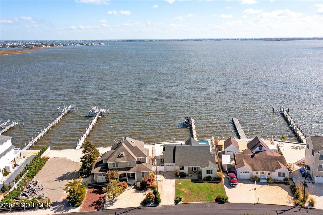 Photo of 673 Bayview Drive