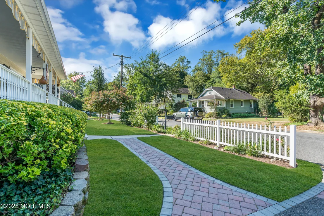 Photo of 818 Arthur Drive