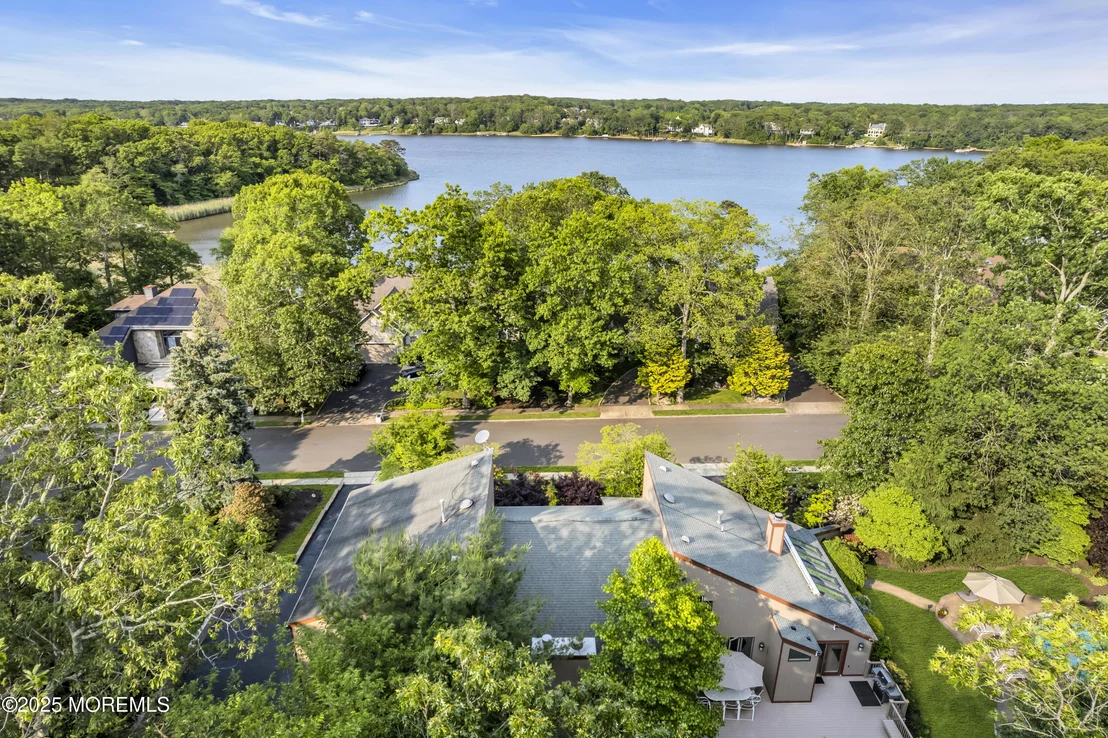 Photo of 635 Winding River Road