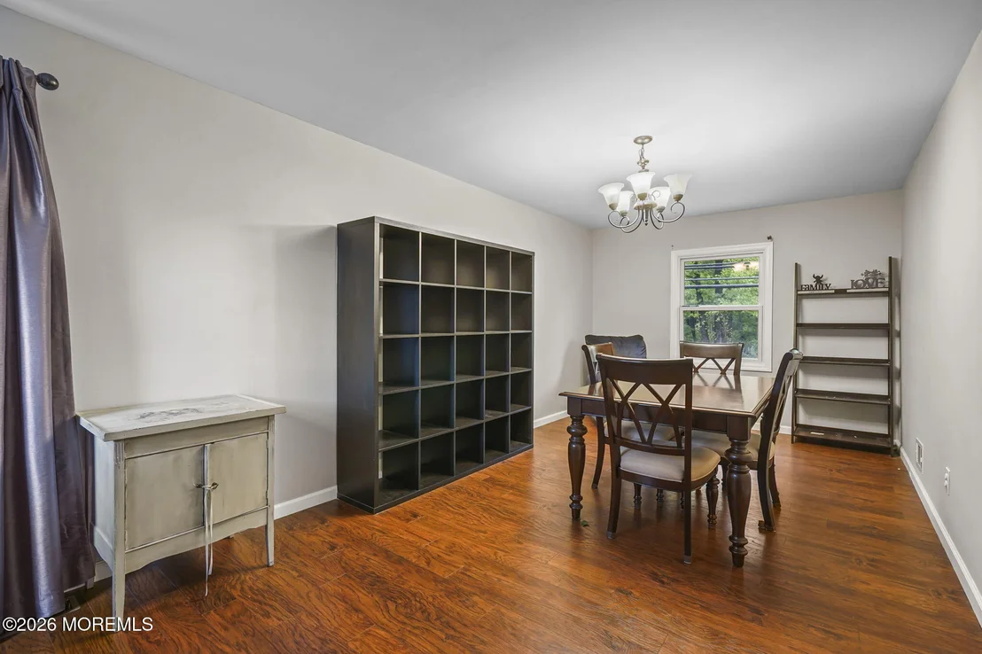 Photo of 335 Middle Road