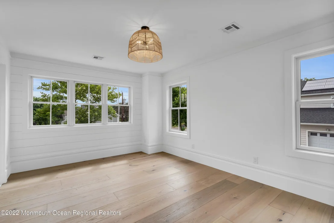 Photo of 376 Orenda Circle