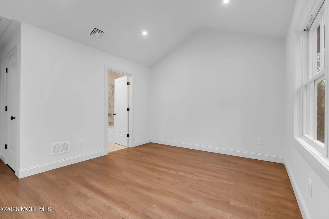 Photo of 181 Rumson Road