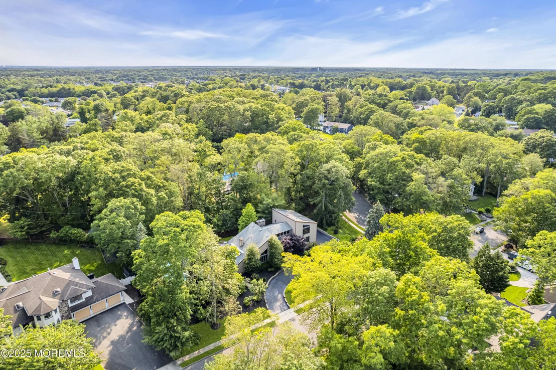 Photo of 635 Winding River Road