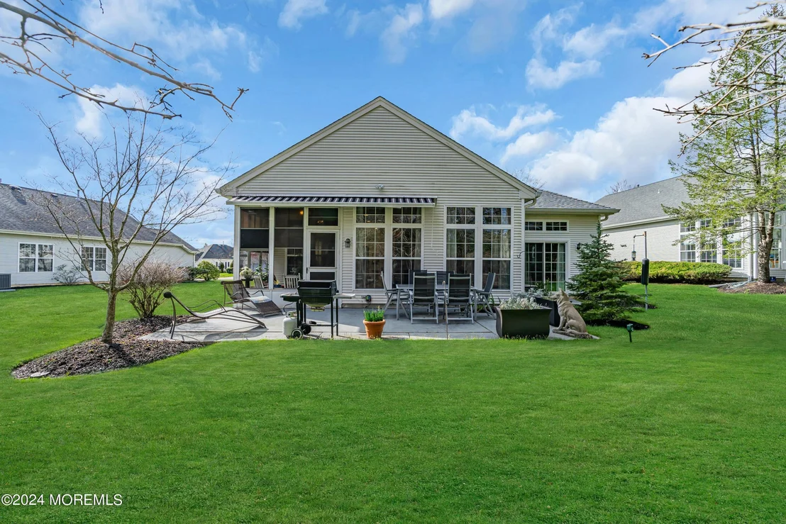 Photo of 2584 Collier Road