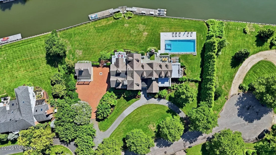 Photo of 13 Rivers Edge Drive