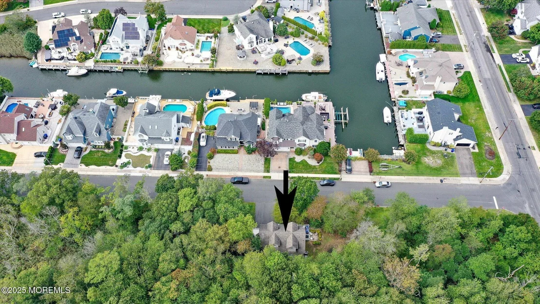 Photo of 7 Cedar Island Drive
