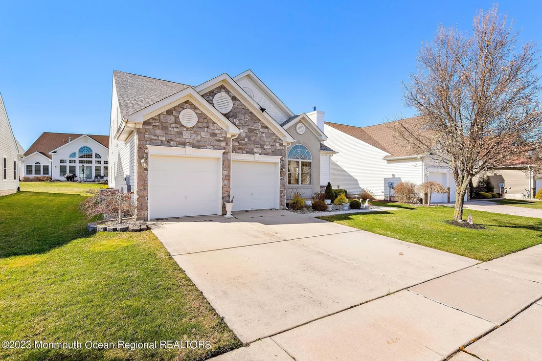 Photo of 40 Eagleswood Drive