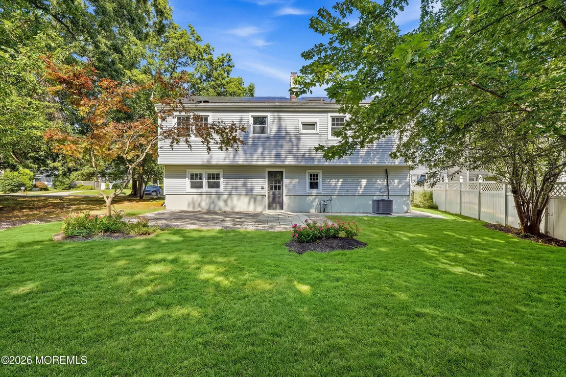 Photo of 208 N Riverside Drive