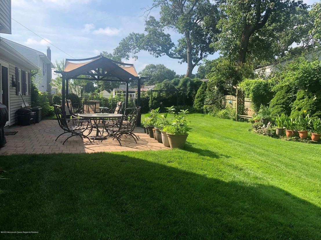 Photo of 220 Colonial Drive