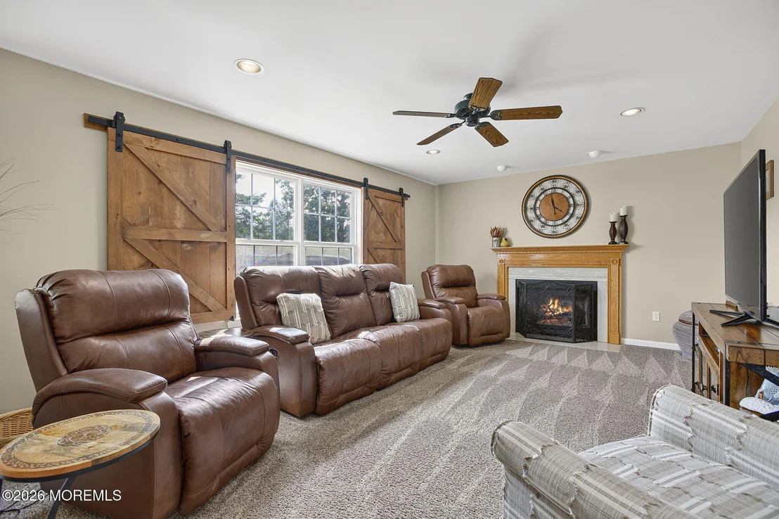 Photo of 452 Meadowood Road