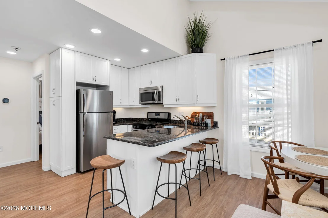 Photo of 115 W Tide Way
