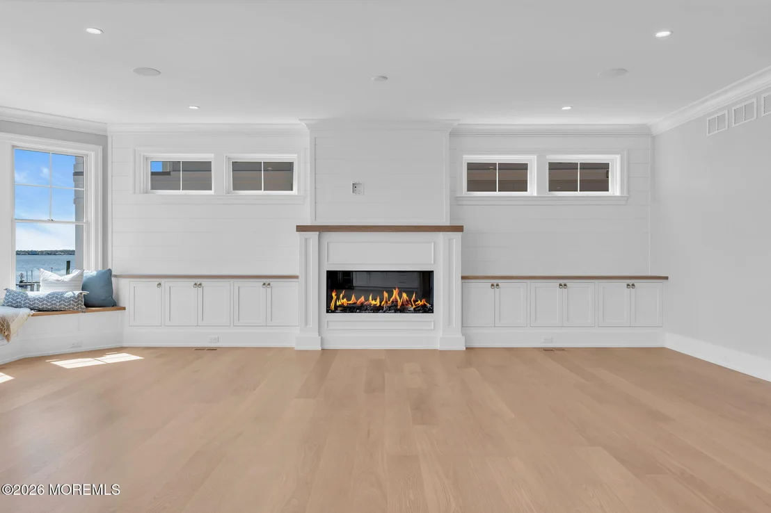 Photo of 153 Pershing Boulevard