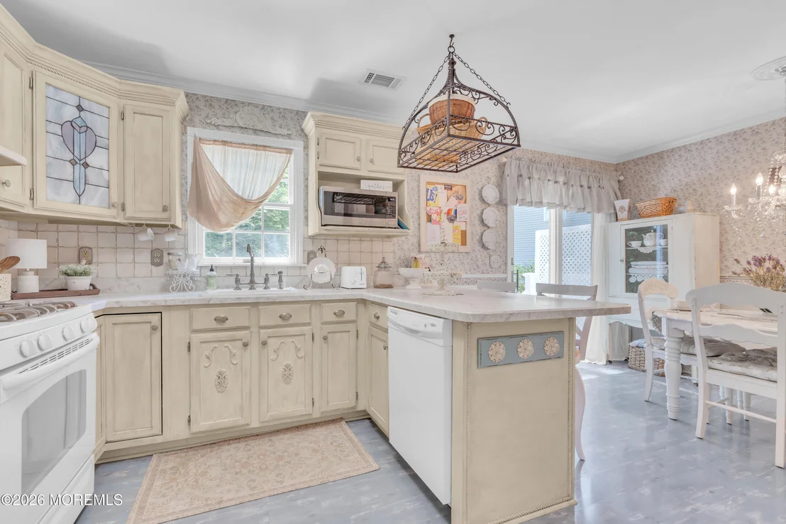 Photo of 901 Roundtree Drive