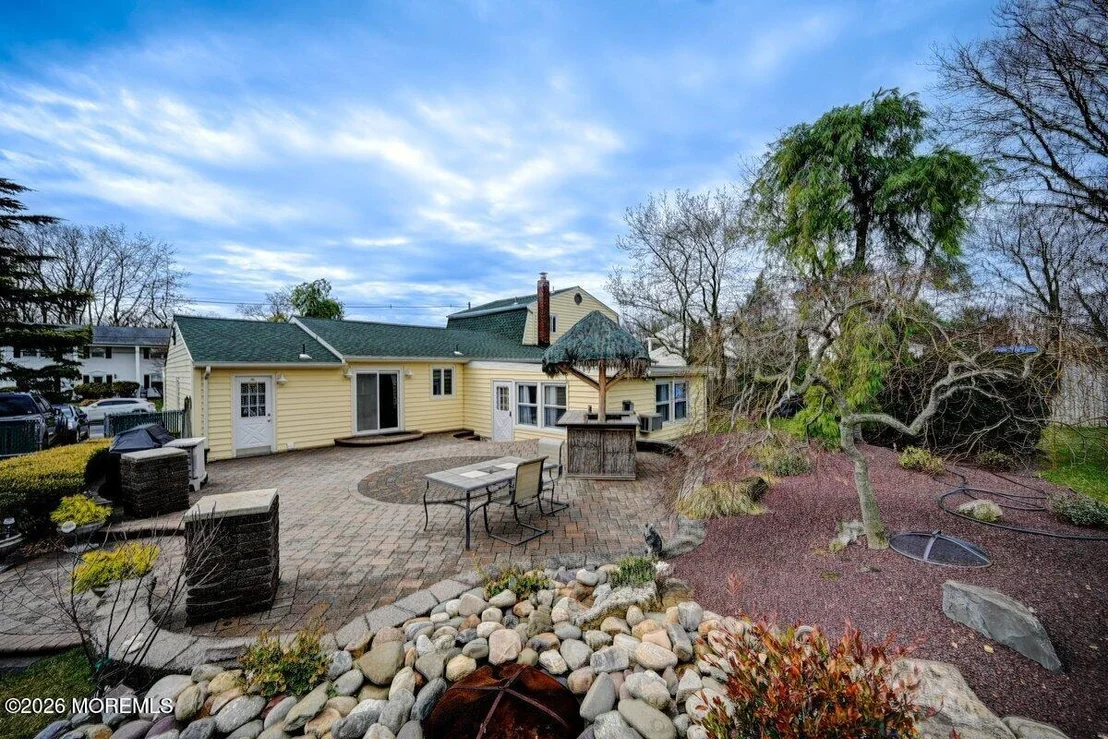 Photo of 6 Meadowbrook Drive