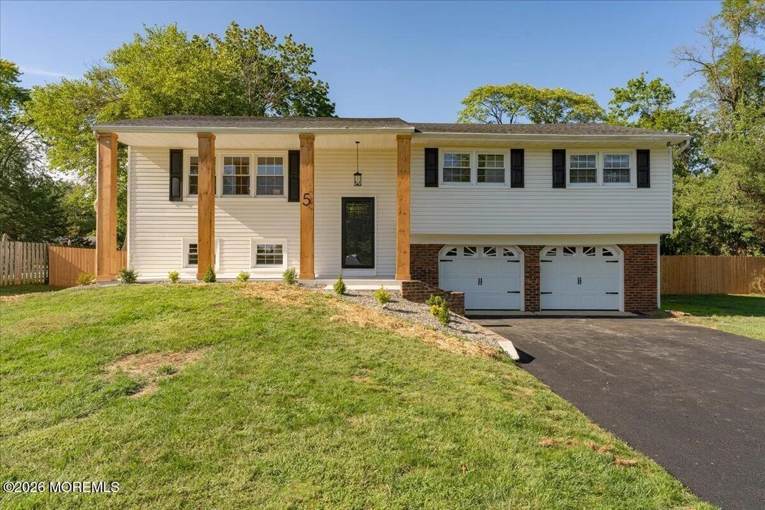 Photo of 5 Colonial Way