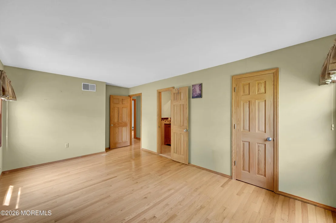 Photo of 718 Auth Avenue