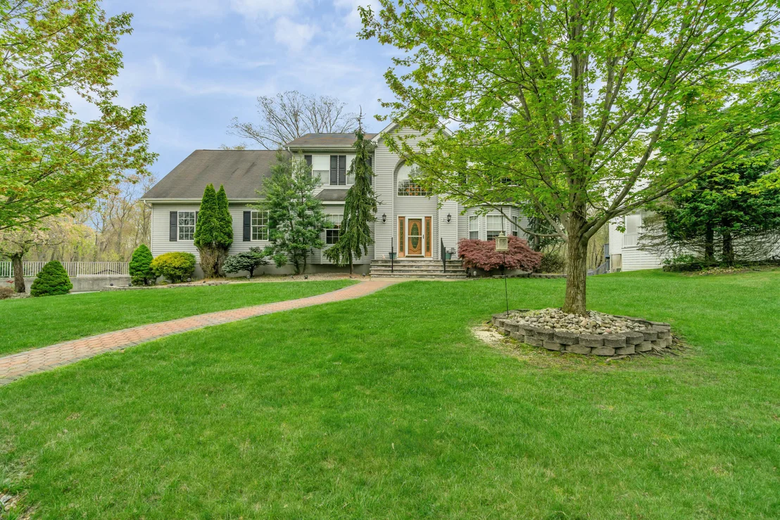Photo of 7 River Edge Drive