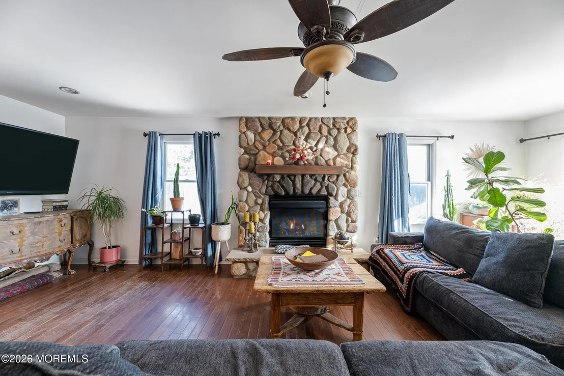 Photo of 12 Thompson Avenue
