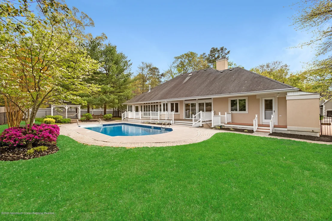 Photo of 9 S Tamarack Drive
