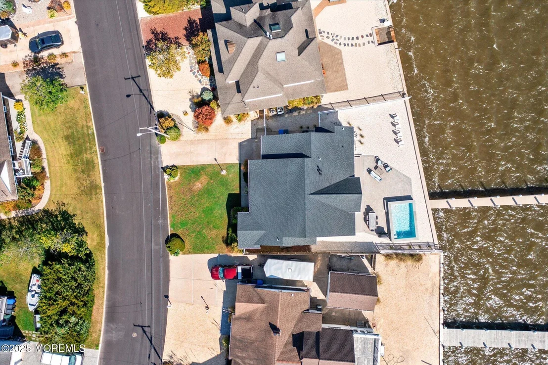 Photo of 673 Bayview Drive
