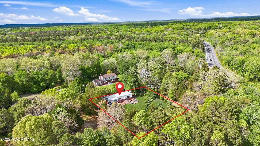 Photo of 563 Reed Road