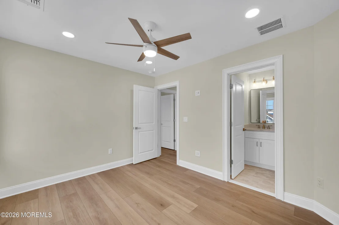 Photo of 105 Fifth Avenue