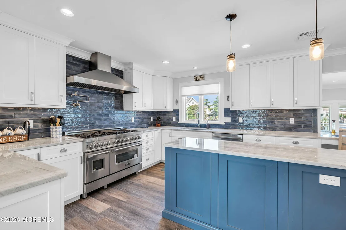 Photo of 237 Bay Shore Drive