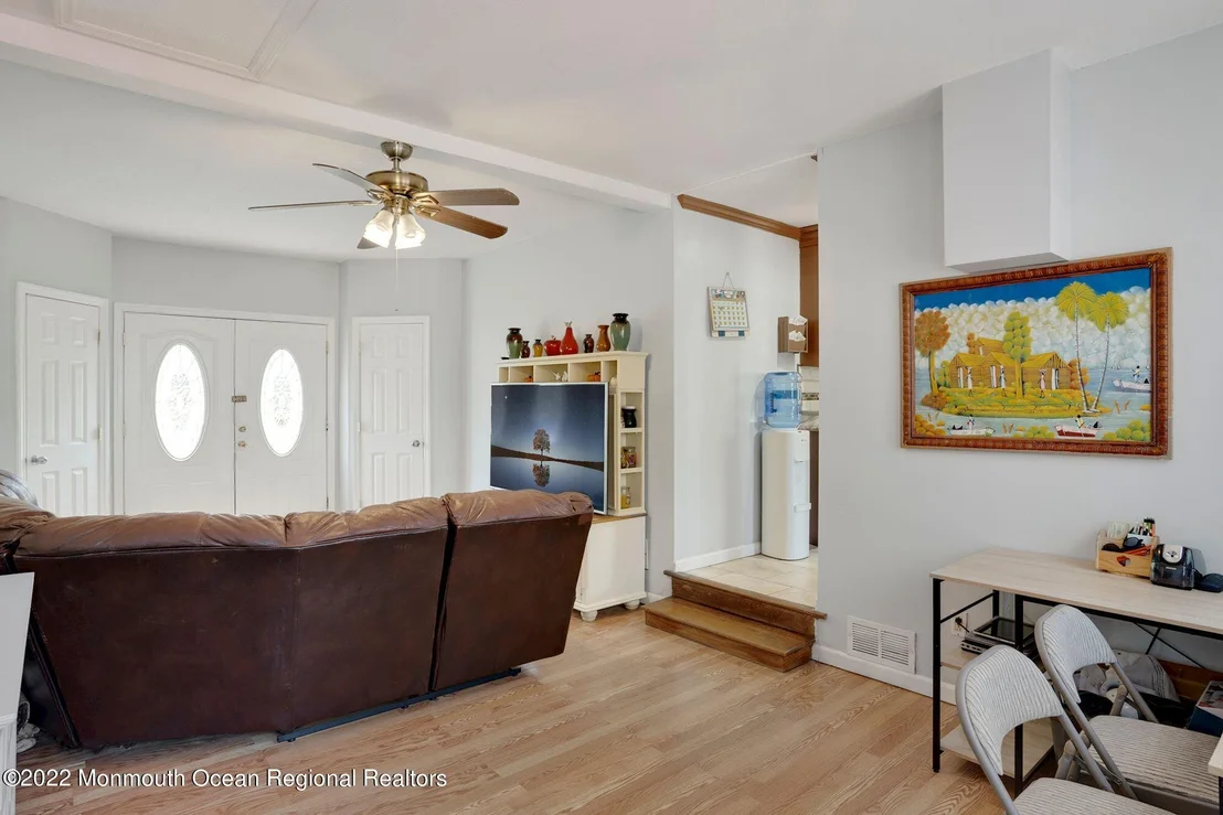 Photo of 2113 W Bangs Avenue