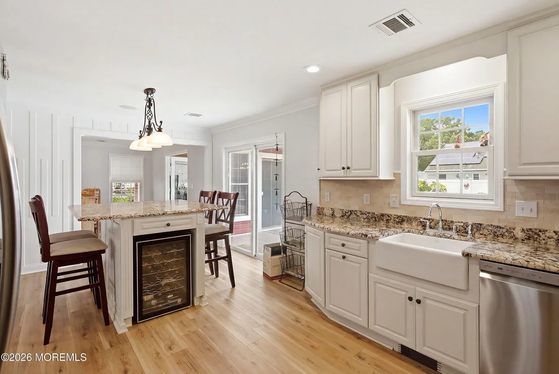 Photo of 406 Laurel Boulevard