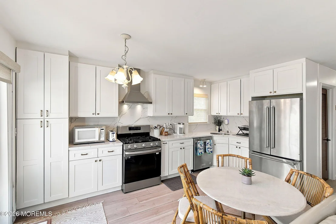 Photo of 216 Montclair Road S