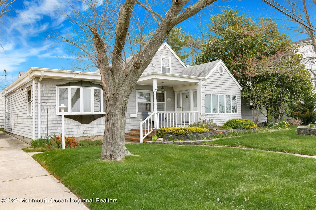 Photo of 306 Perrine Boulevard