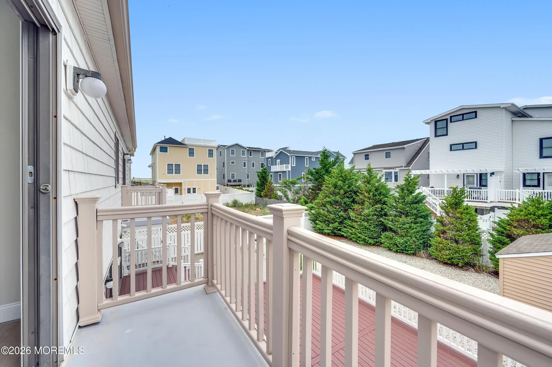 Photo of 3 7th Avenue