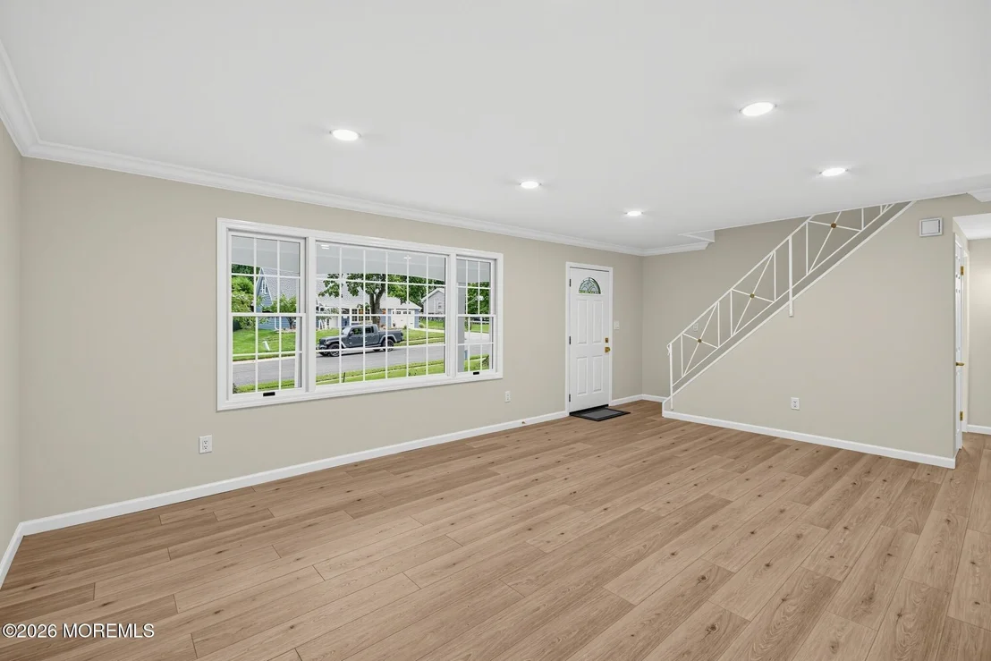 Photo of 95 Warren Drive