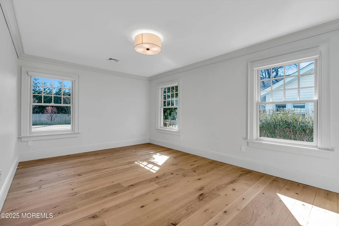 Photo of 327 South Boulevard