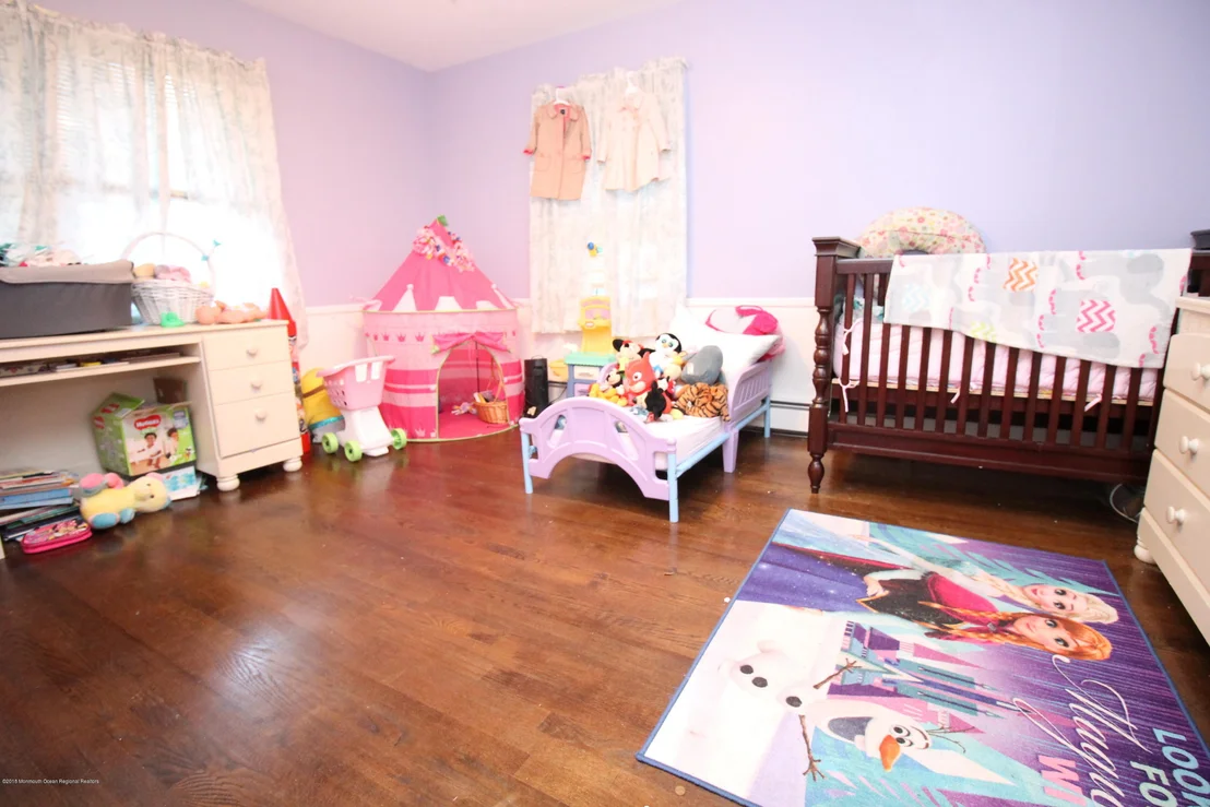 Photo of 33 Deepdale Drive