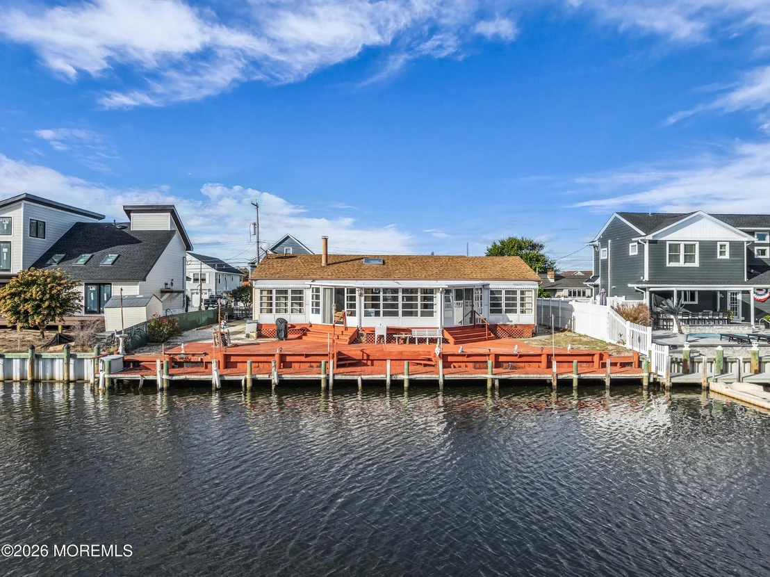 Photo of 1007 Laurel Boulevard