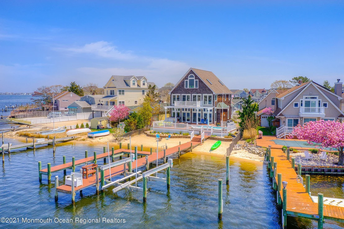 Photo of 770 North Drive