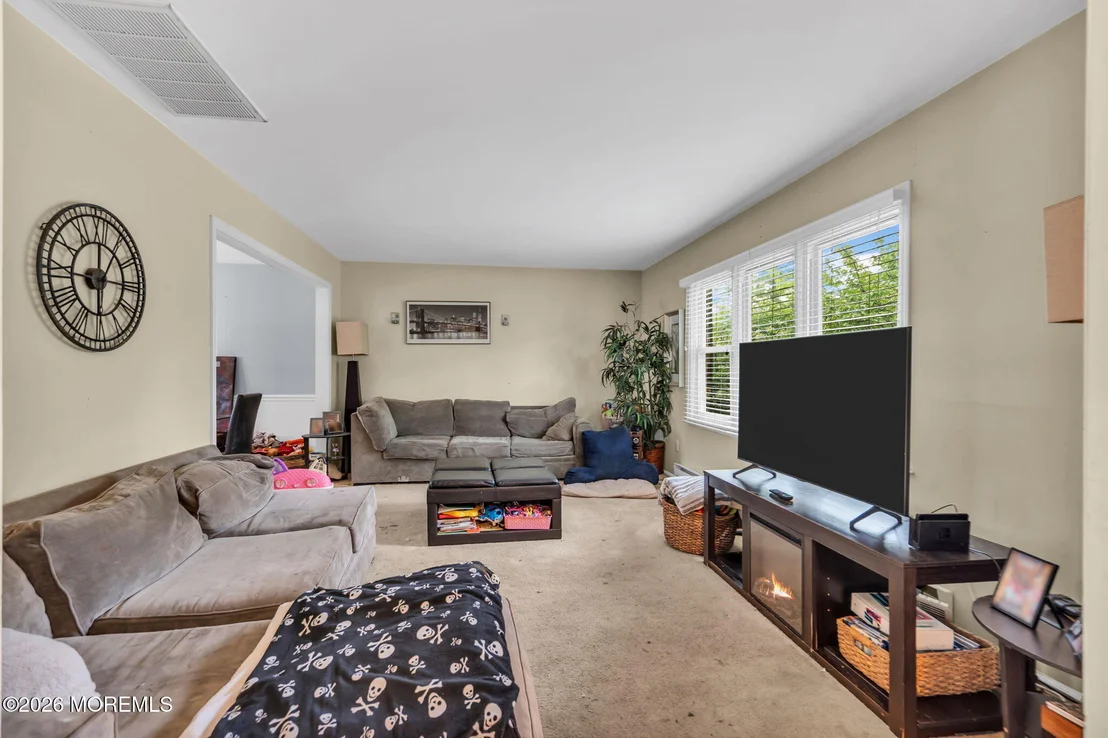 Photo of 2209 Crestwood Drive