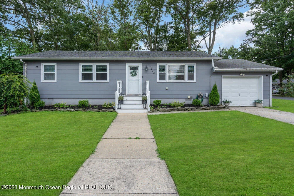 Photo of 1233 Clearview Street