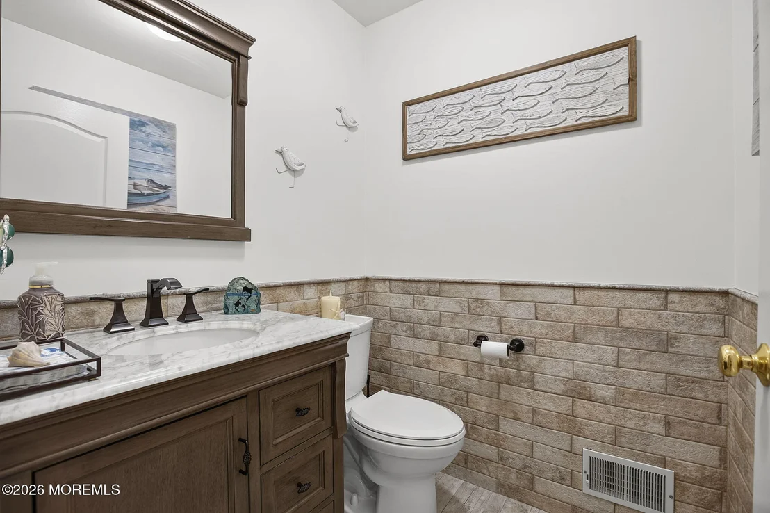 Photo of 452 Meadowood Road
