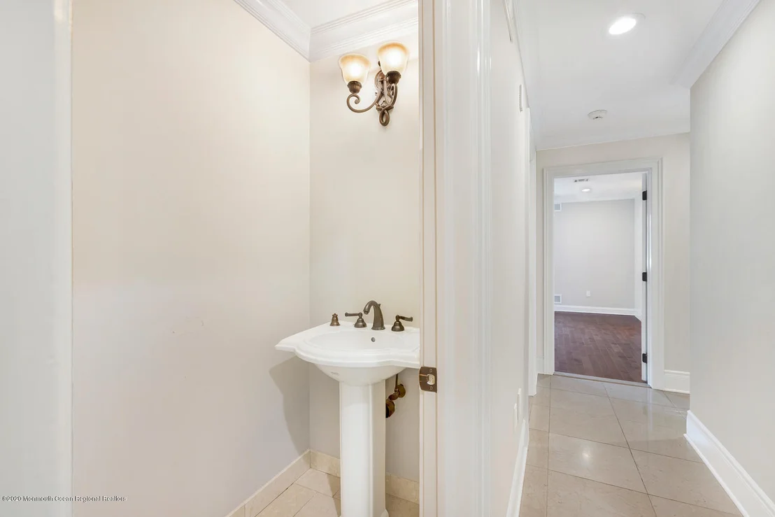 Photo of 9 S Tamarack Drive