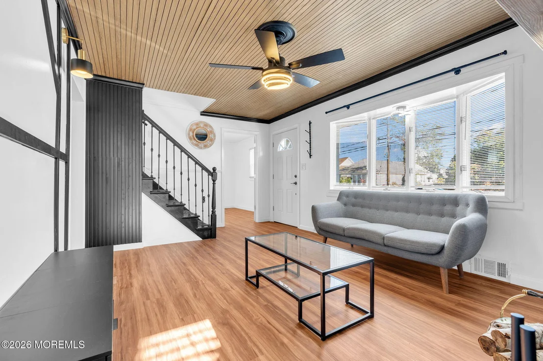 Photo of 1011 Florence Avenue