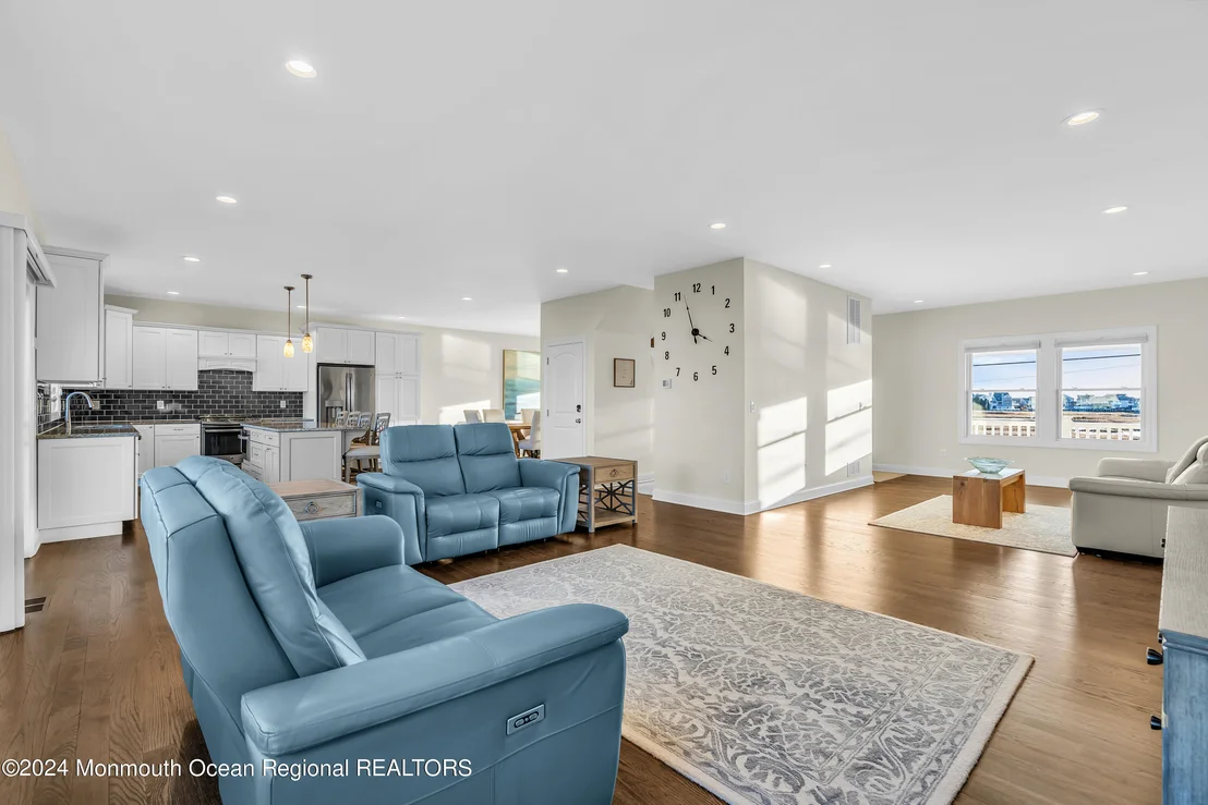Photo of 106 Saint Lawrence Boulevard